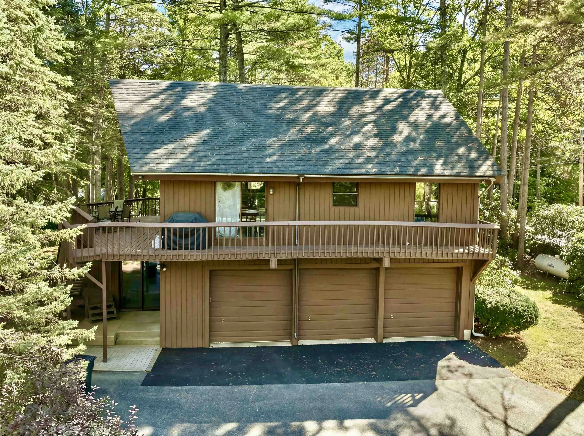 211 Dockham Shore Road Gilford NH 03249