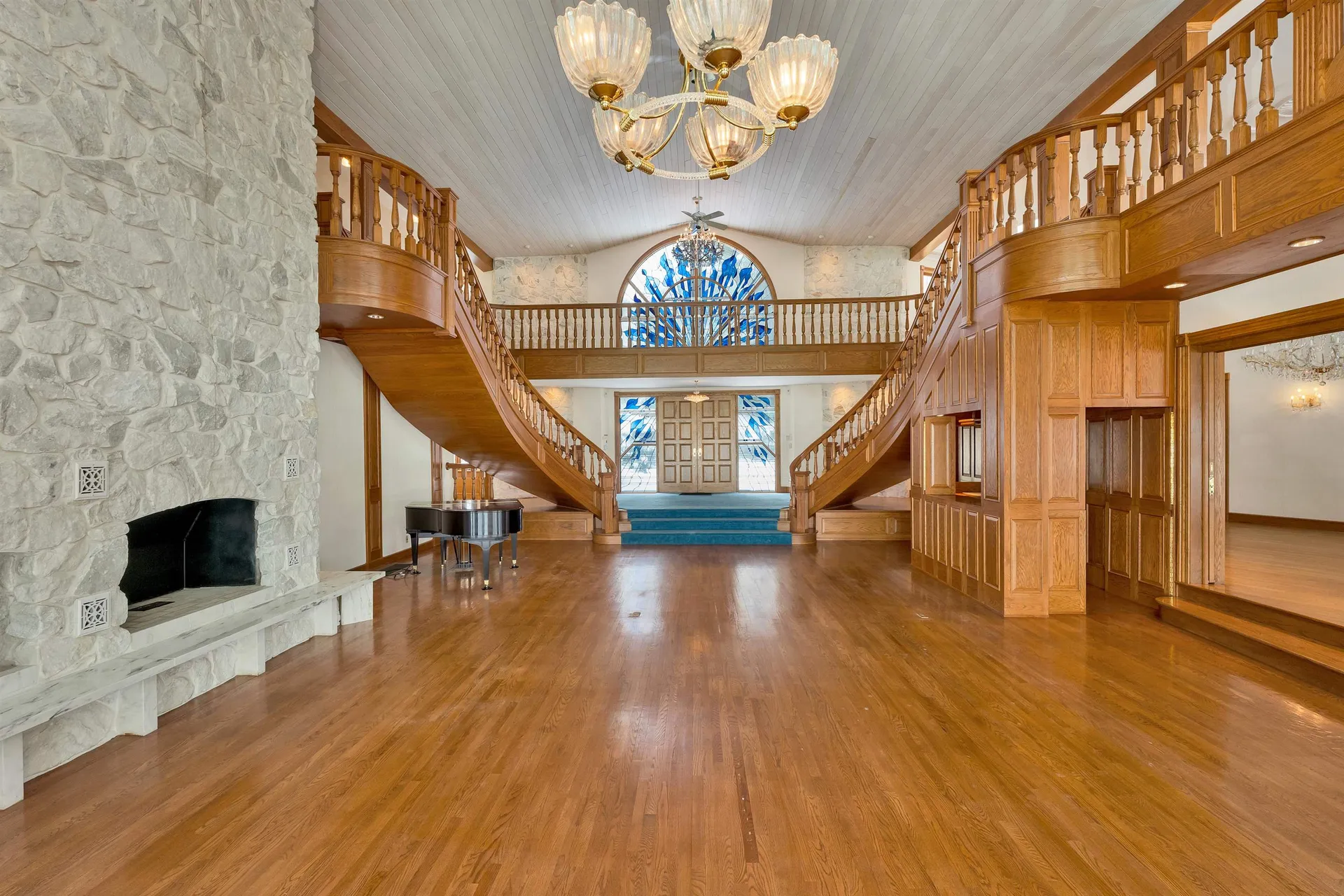 211 Dockham Shore Road Gilford NH 03249