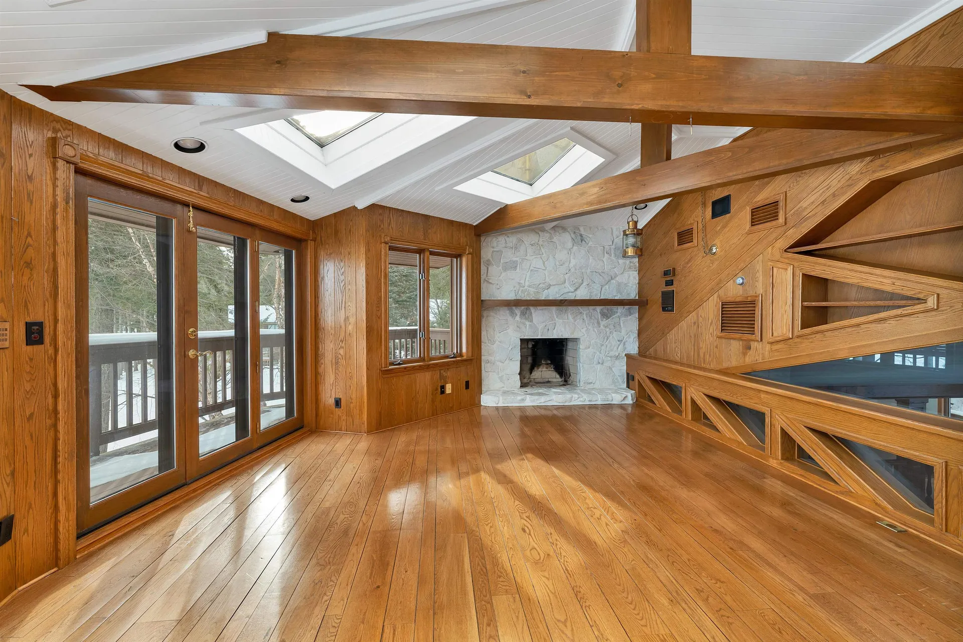 211 Dockham Shore Road Gilford NH 03249