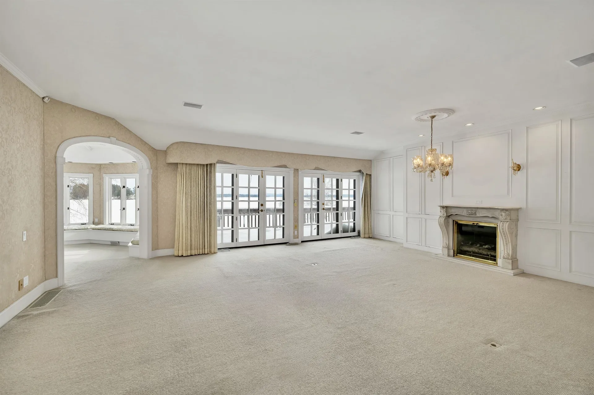 211 Dockham Shore Road Gilford NH 03249