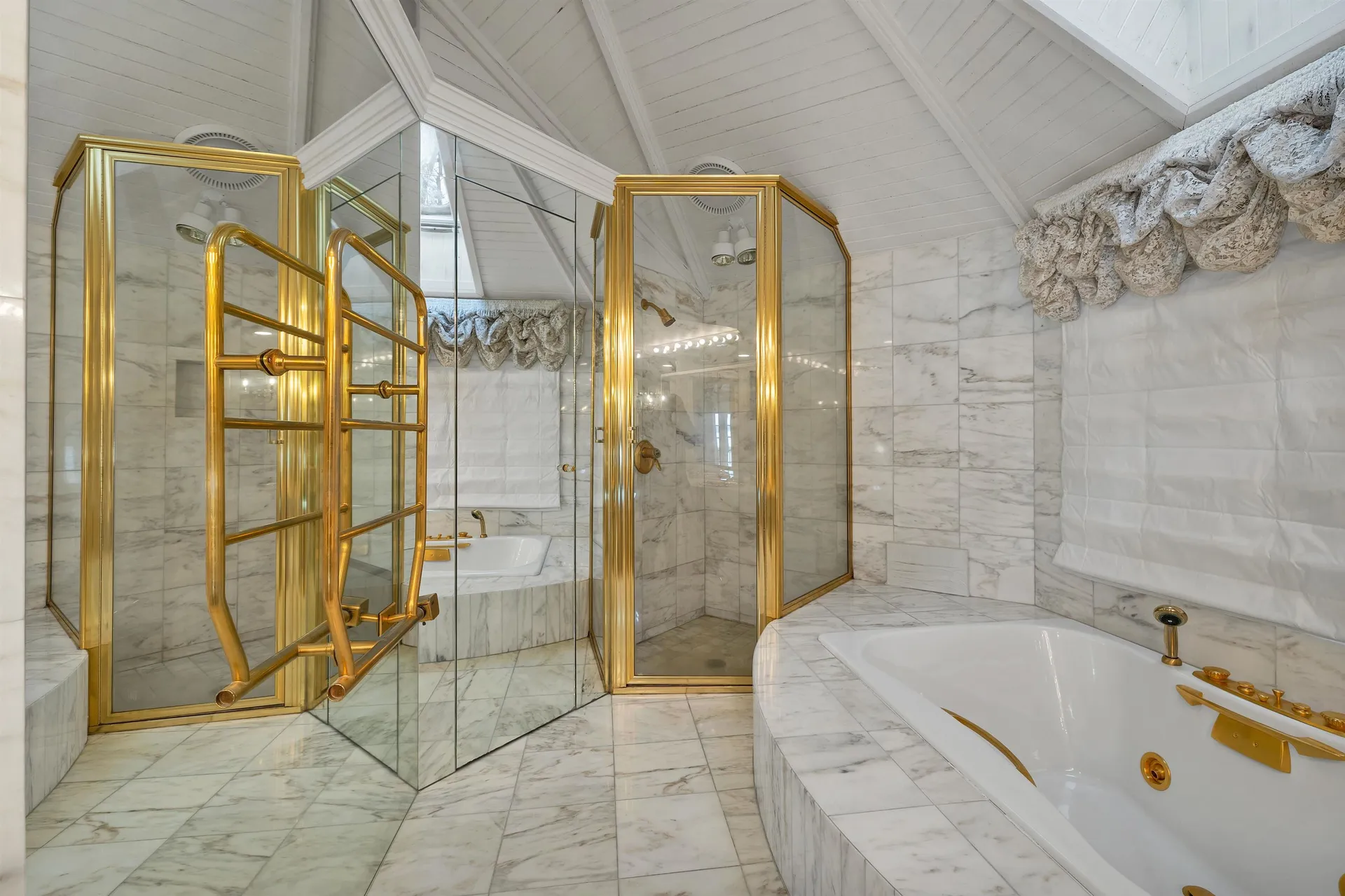 211 Dockham Shore Road Gilford NH 03249