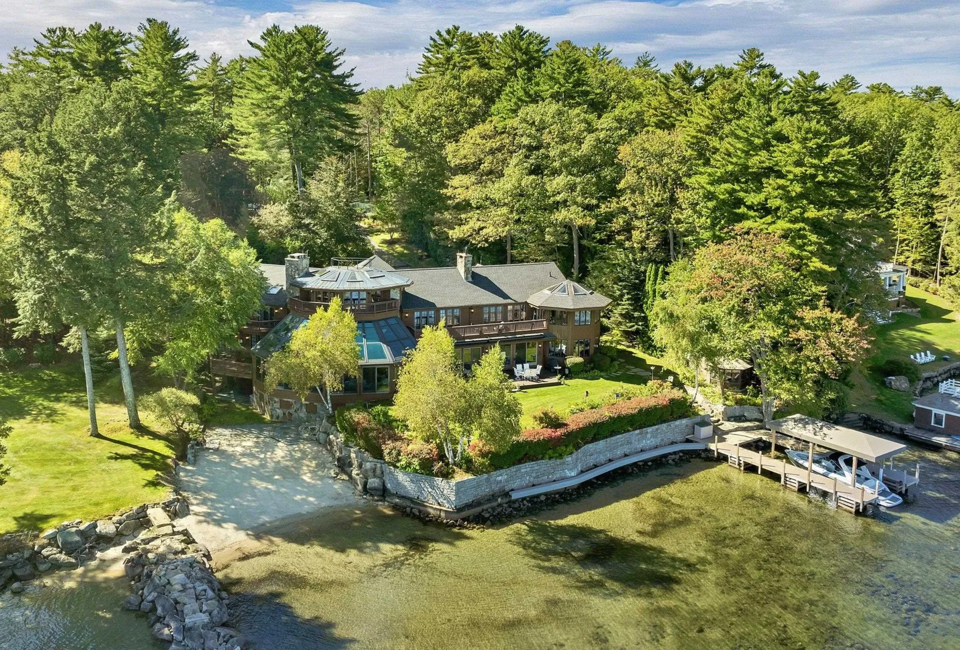 211 Dockham Shore Road Gilford NH 03249