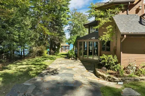 211 Dockham Shore Road Gilford NH 03249