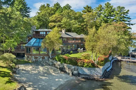 211 Dockham Shore Road Gilford NH 03249