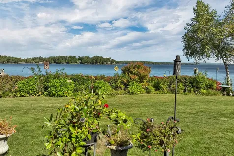 211 Dockham Shore Road Gilford NH 03249