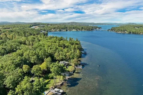 211 Dockham Shore Road Gilford NH 03249