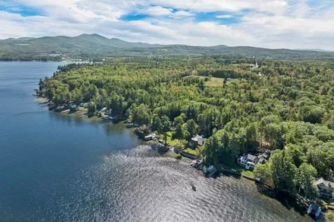 211 Dockham Shore Road Gilford NH 03249