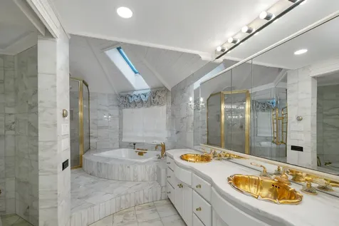 211 Dockham Shore Road Gilford NH 03249