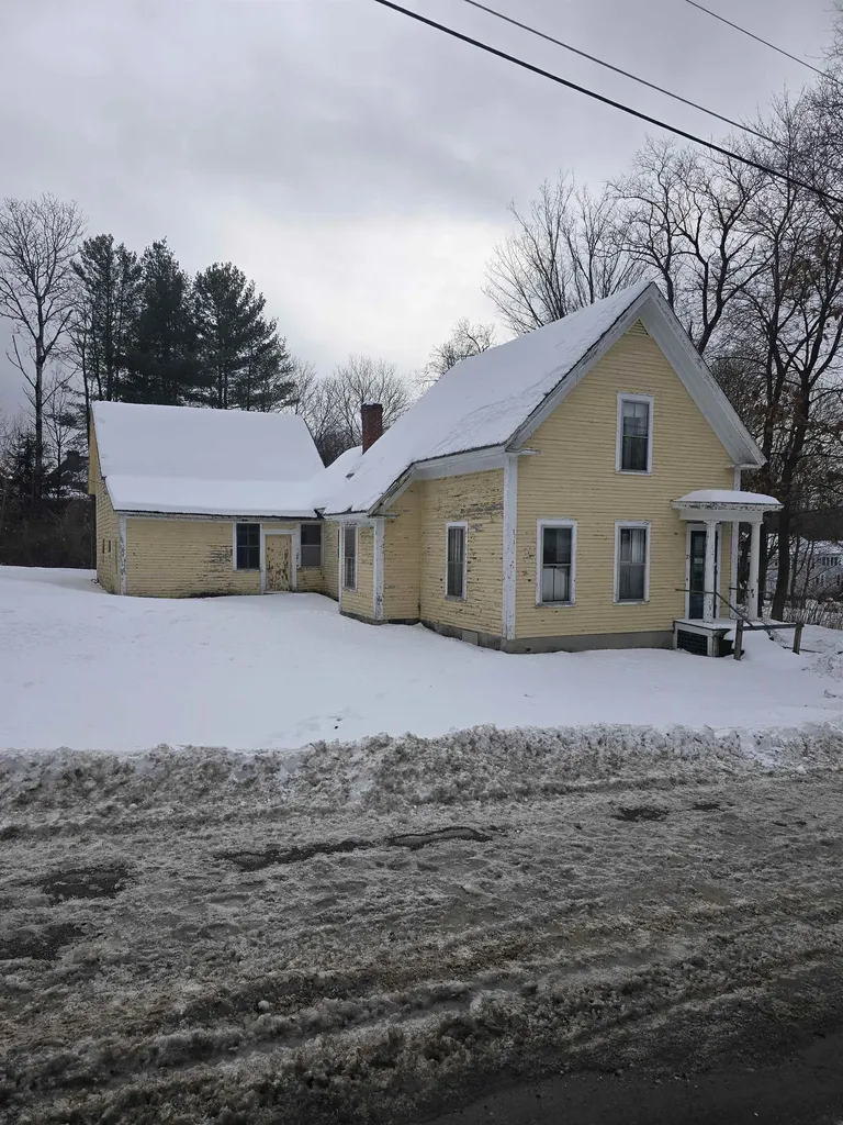 25 Winter Street Newport NH 03773