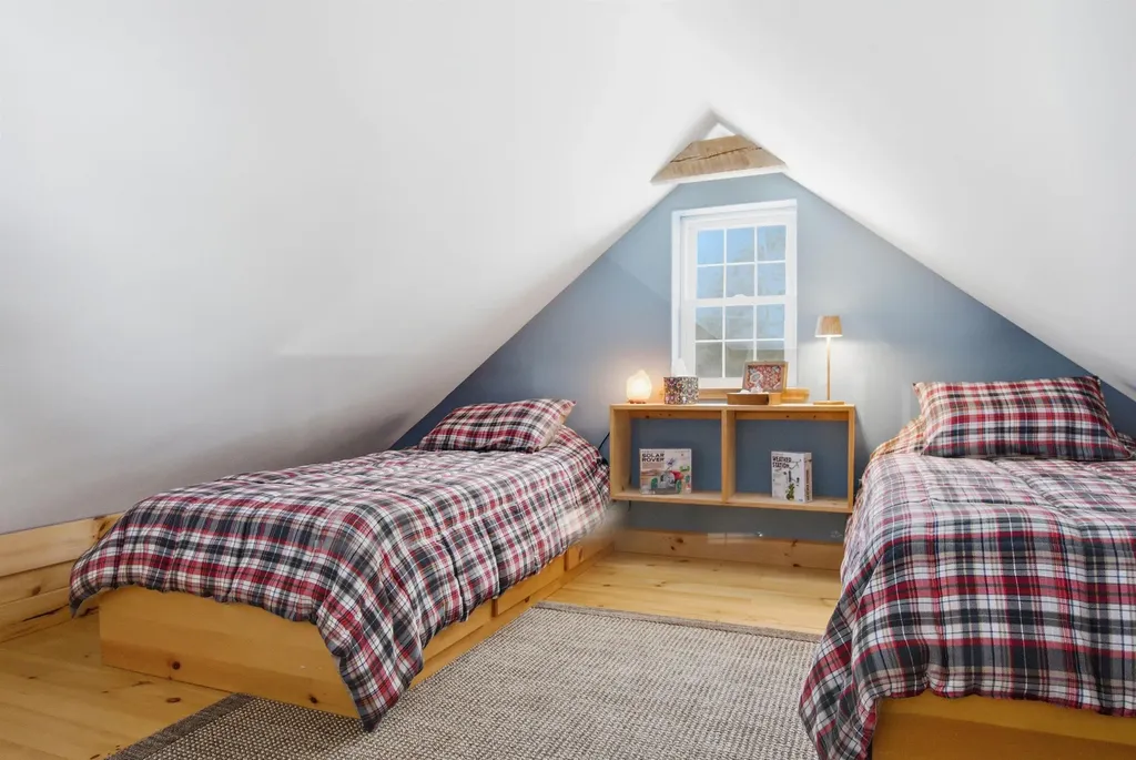 32 Deckmans Road Danbury NH 03230