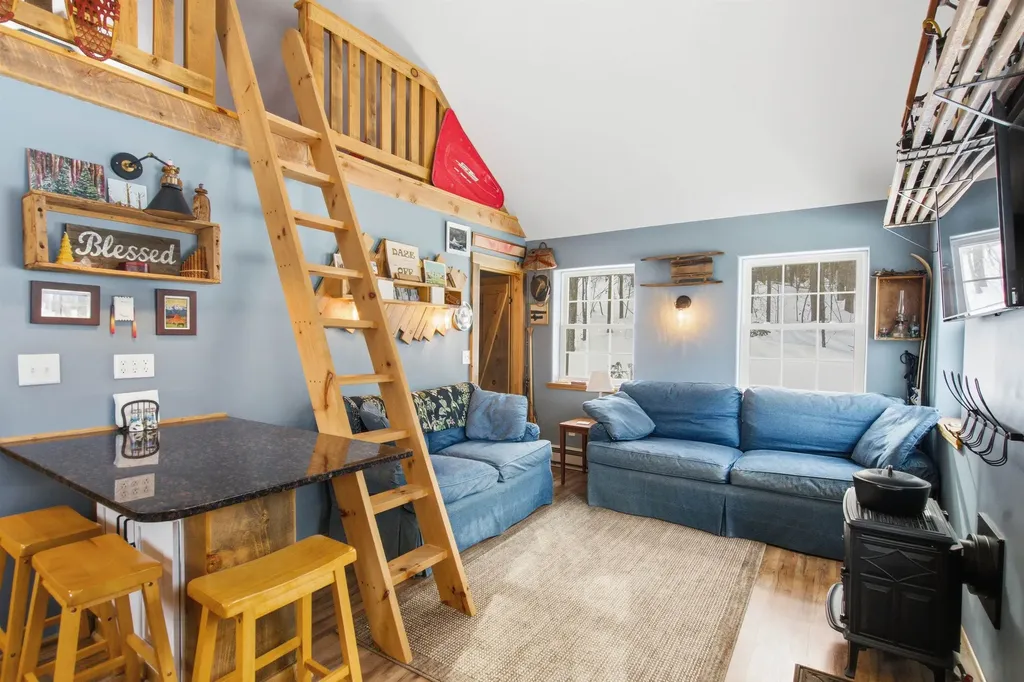 32 Deckmans Road Danbury NH 03230