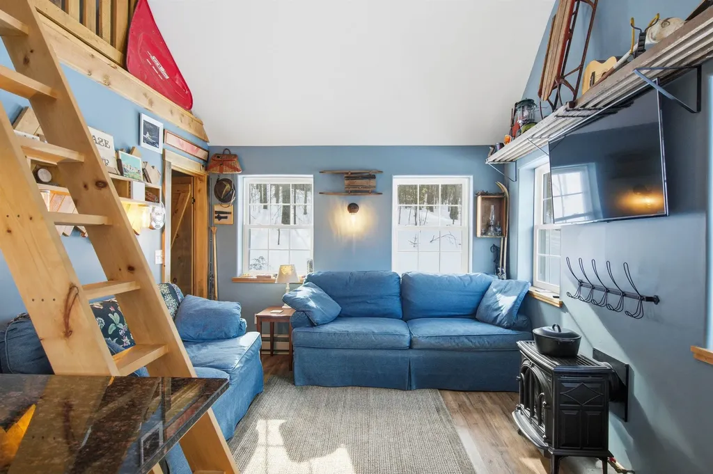 32 Deckmans Road Danbury NH 03230