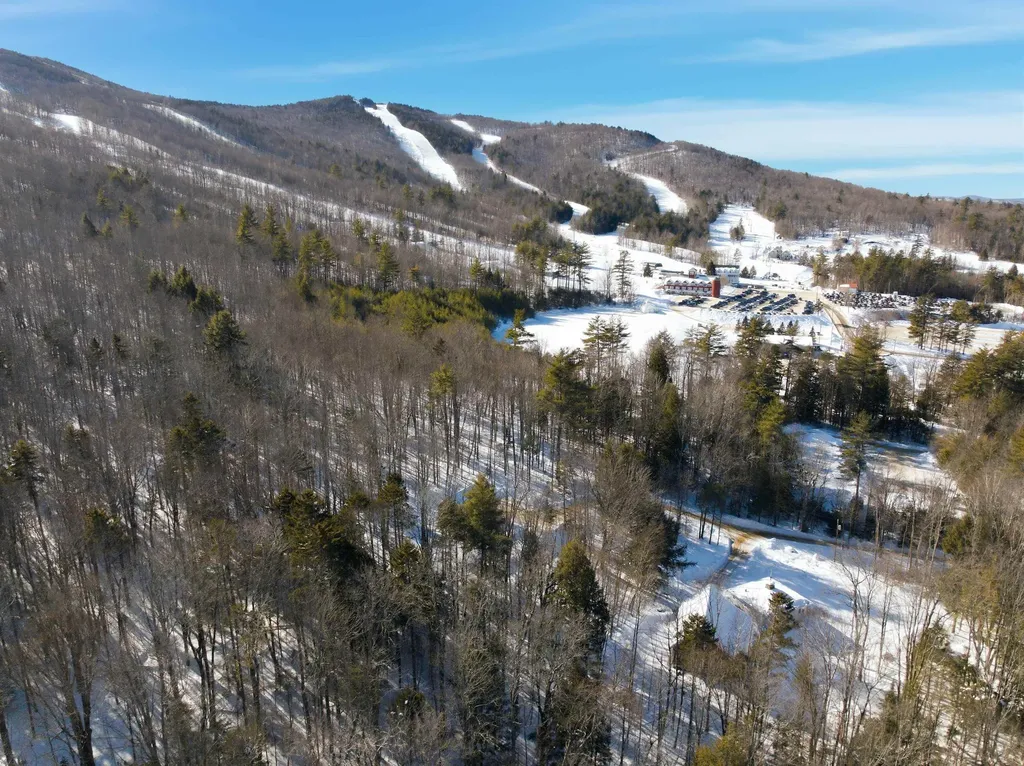 32 Deckmans Road Danbury NH 03230