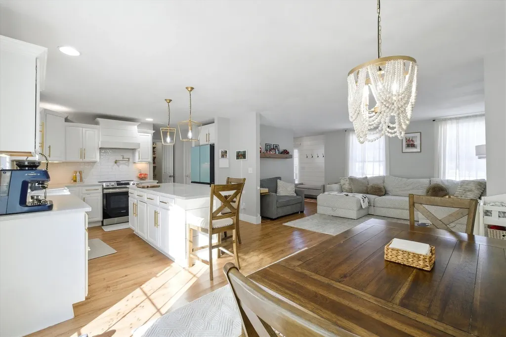 7 Boulder Court Raymond NH 03077