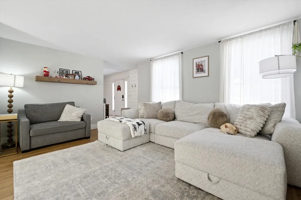 7 Boulder Court Raymond NH 03077