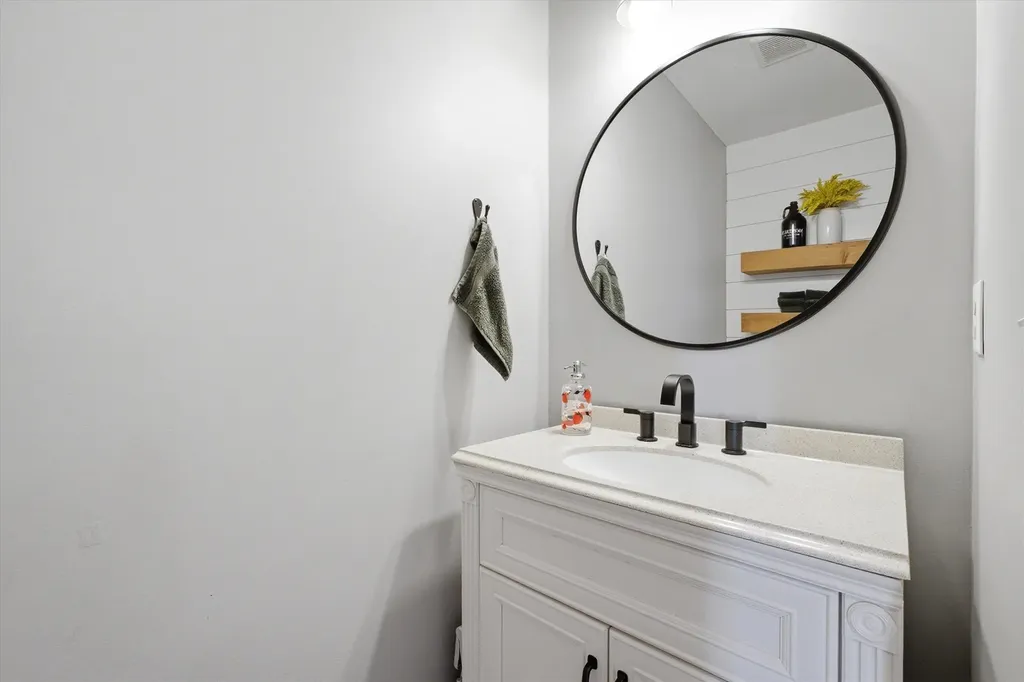 7 Boulder Court Raymond NH 03077