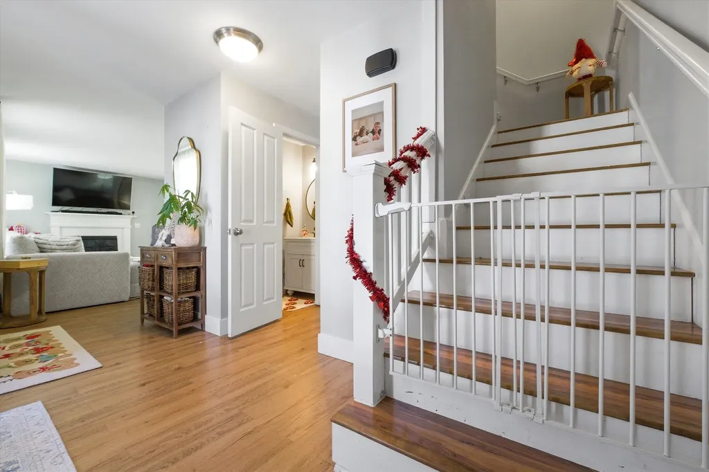 7 Boulder Court Raymond NH 03077