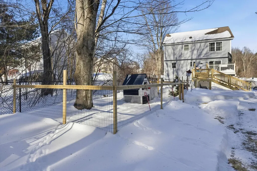 7 Boulder Court Raymond NH 03077