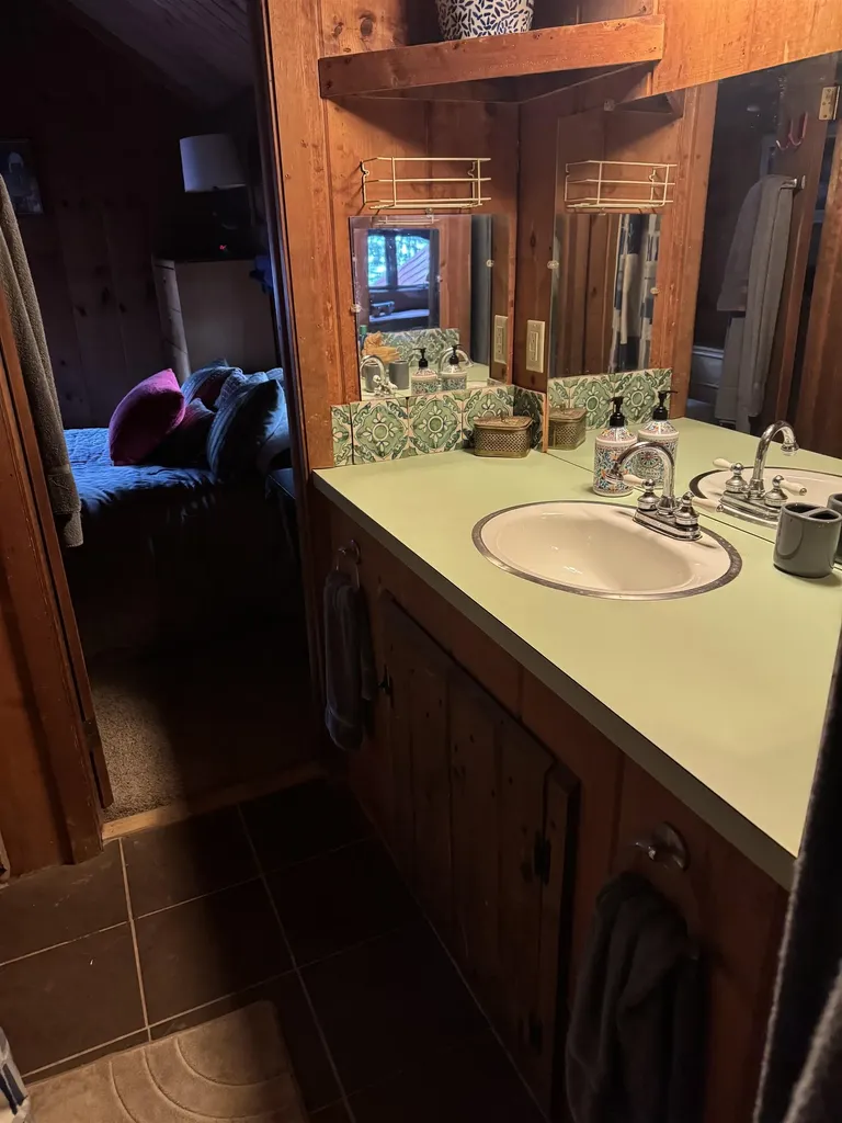 128 Upper Pines Road Warren VT 05674