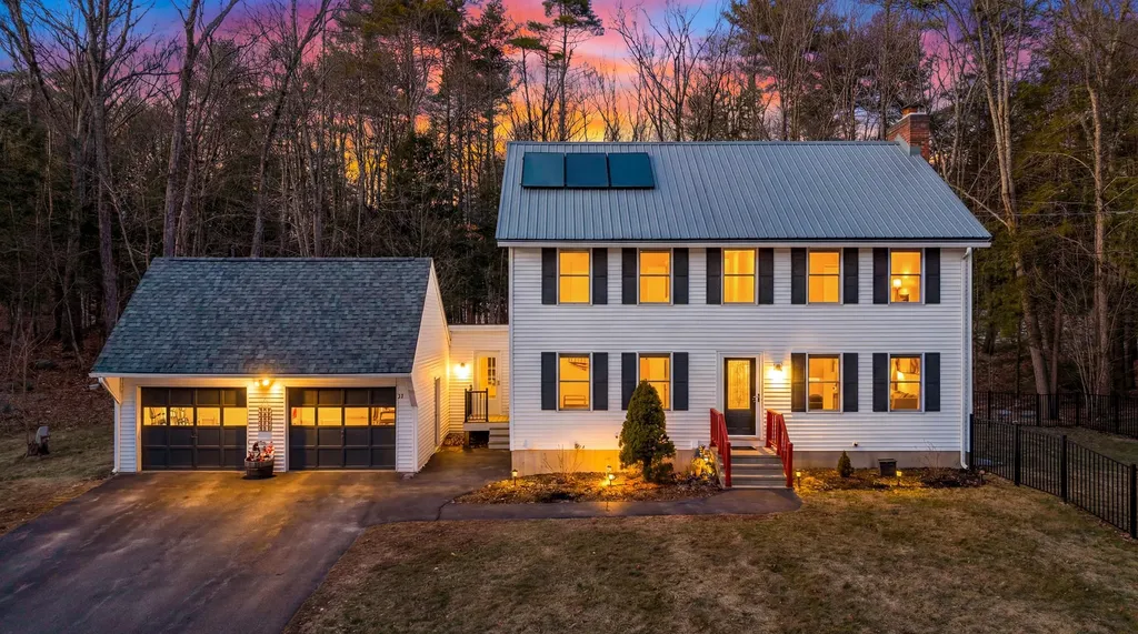 21 Acorn Avenue Auburn NH 03032