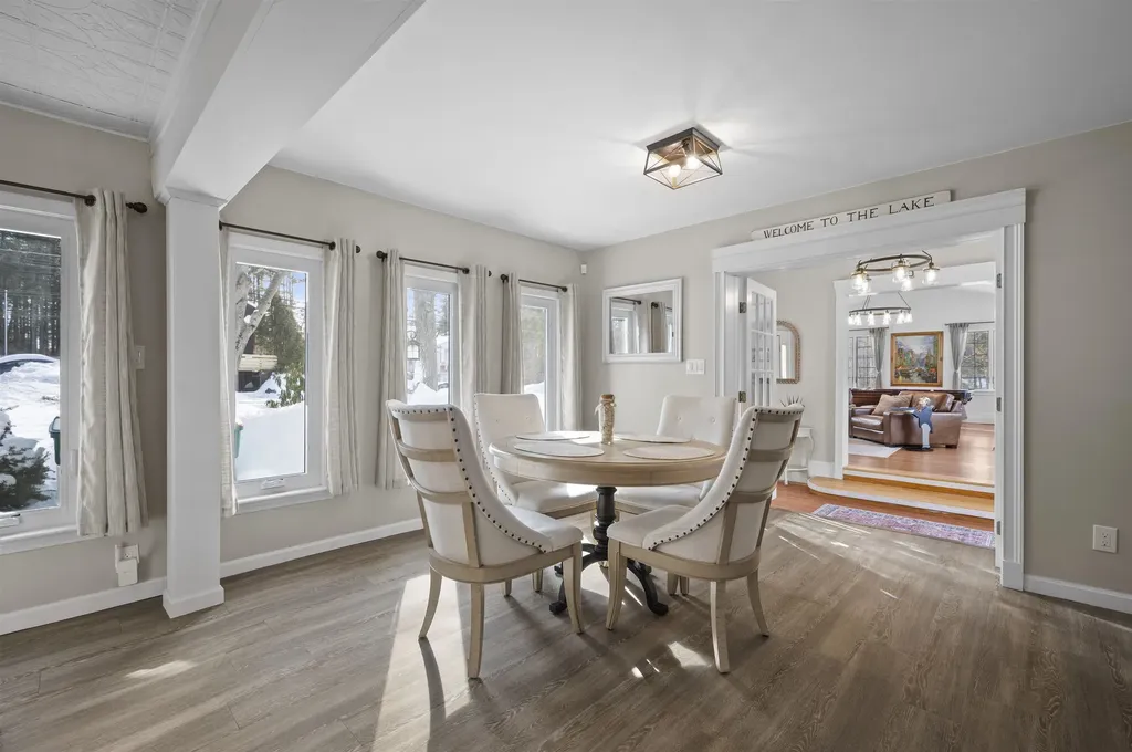 32 Main Street Kingston NH 03848