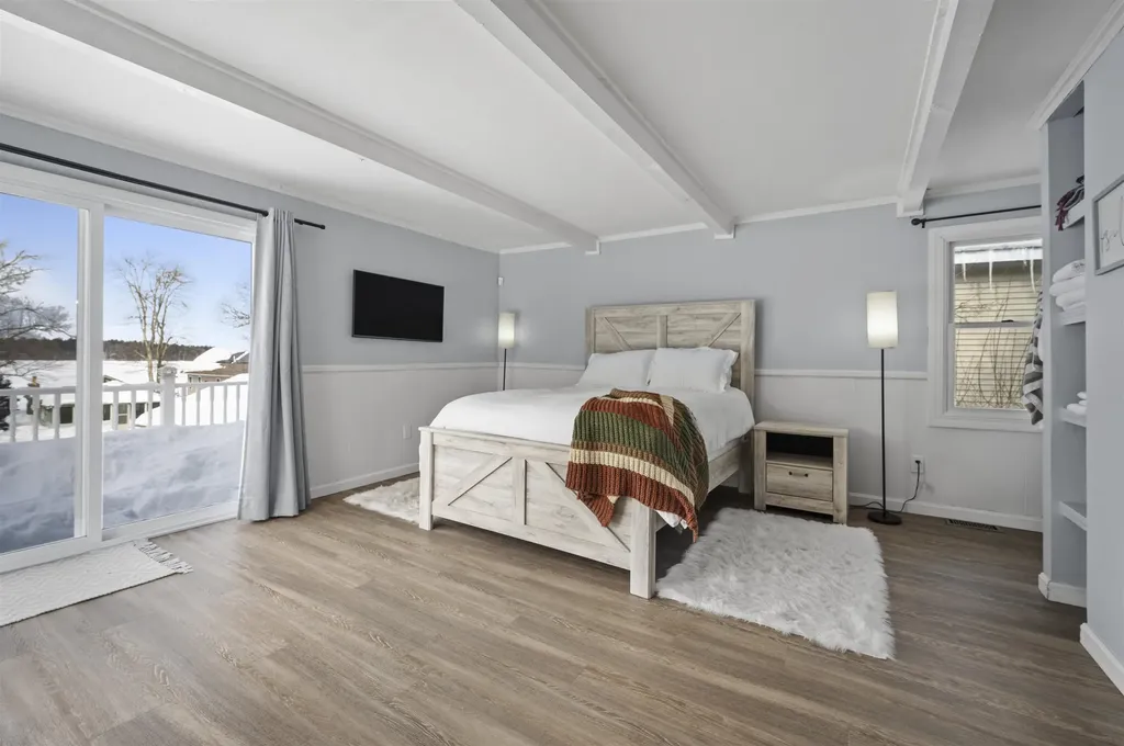 32 Main Street Kingston NH 03848