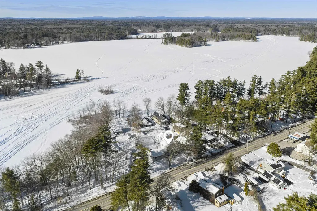 32 Main Street Kingston NH 03848