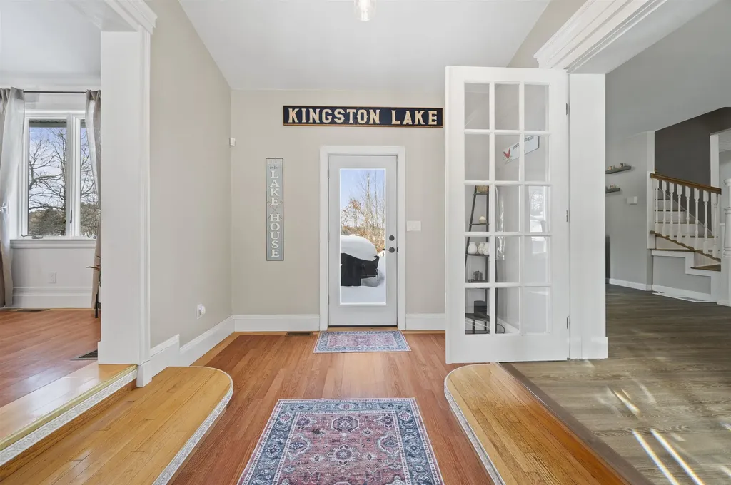 32 Main Street Kingston NH 03848