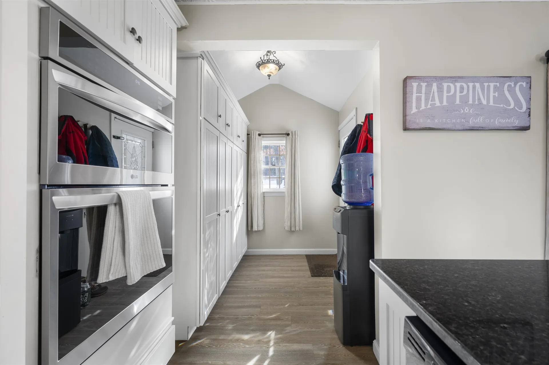 32 Main Street Kingston NH 03848