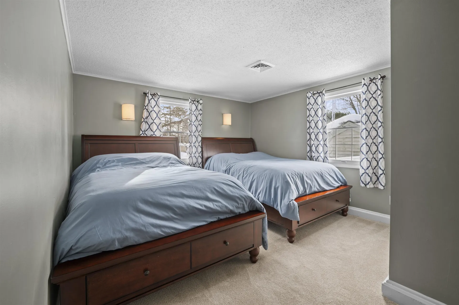 32 Main Street Kingston NH 03848