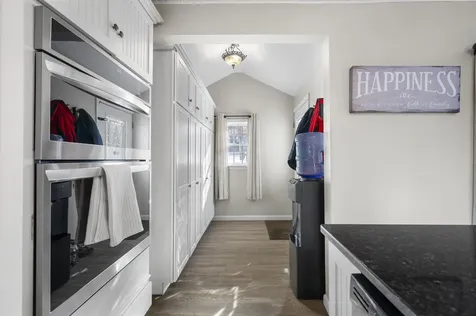 32 Main Street Kingston NH 03848