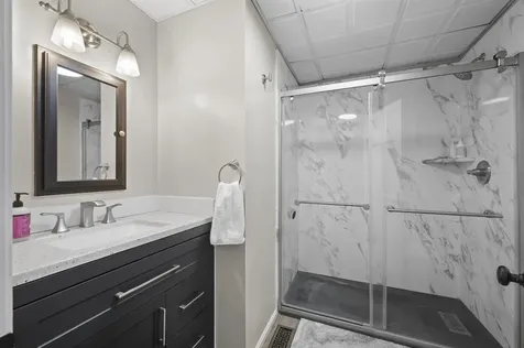 32 Main Street Kingston NH 03848