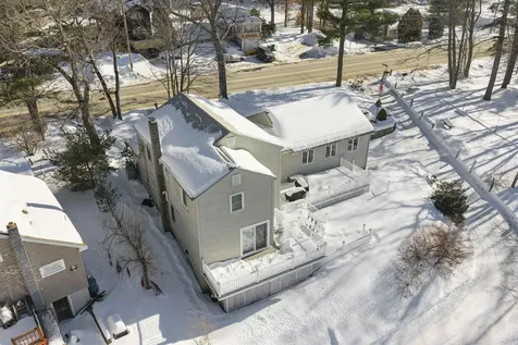 32 Main Street Kingston NH 03848