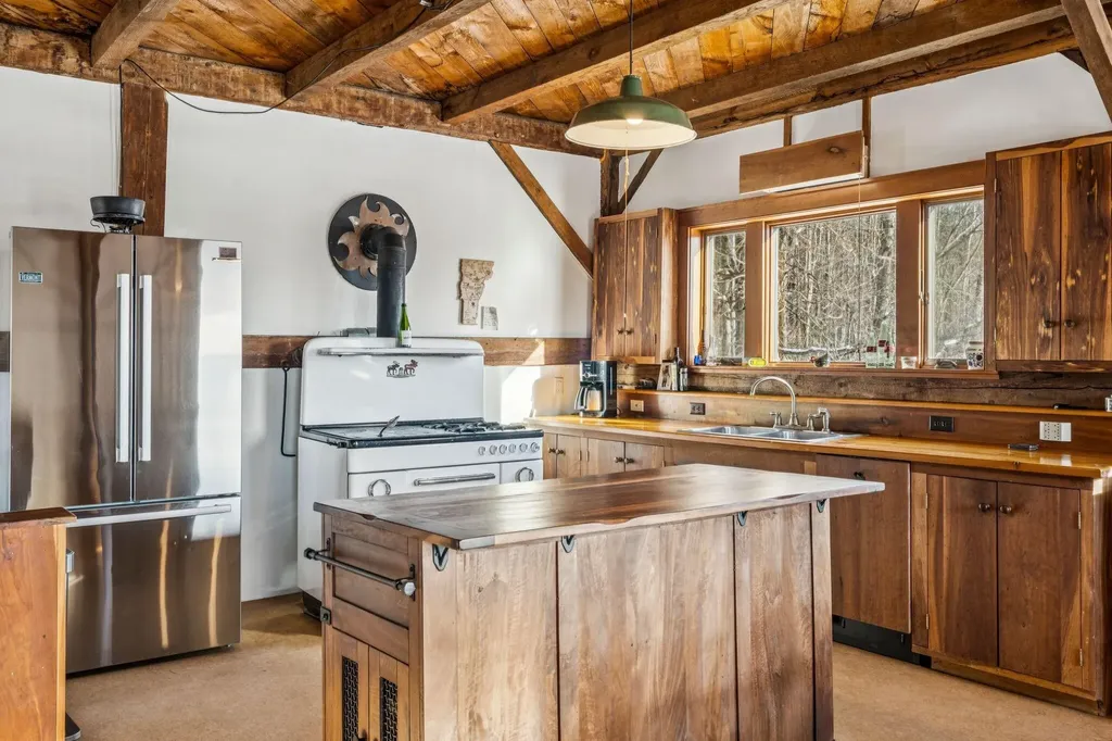 882 Mitchell Road Shrewsbury VT 05738