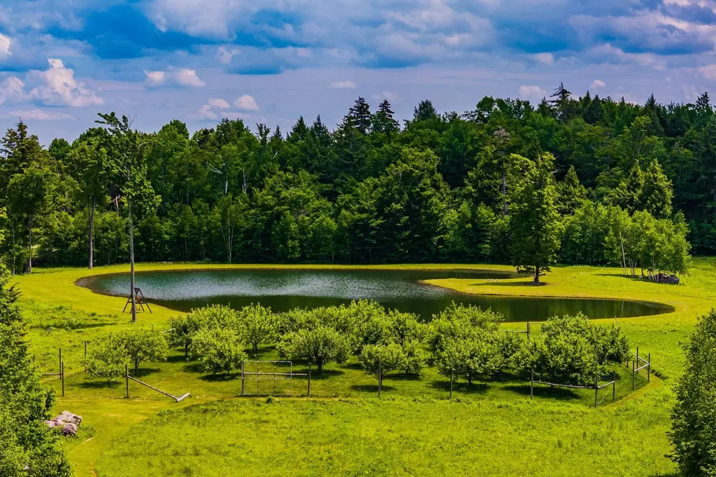 557 Trager Road Jamaica VT 05343