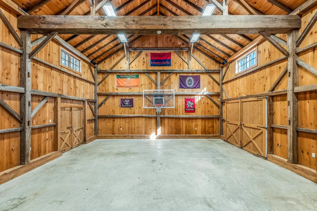 557 Trager Road Jamaica VT 05343