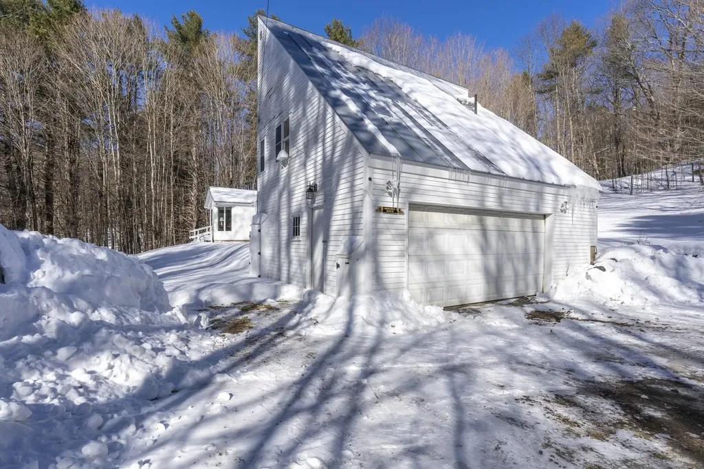 789 Hammond Hill Road West Windsor VT 05089
