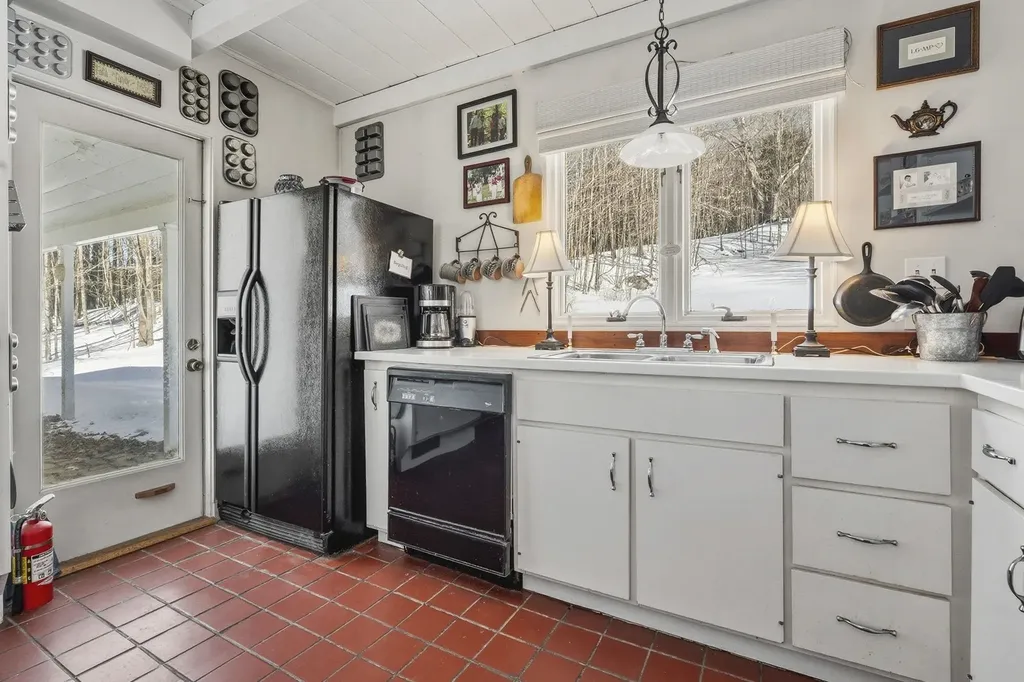 789 Hammond Hill Road West Windsor VT 05089