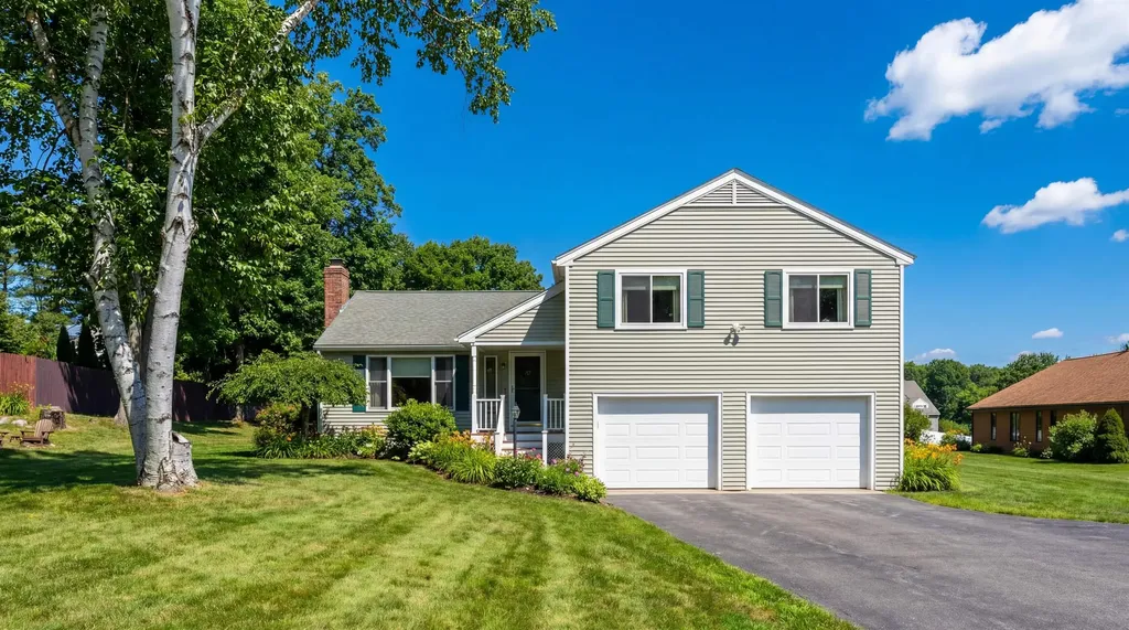 28 Village Court Laconia NH 03246