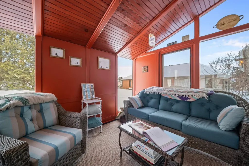 28 Village Court Laconia NH 03246