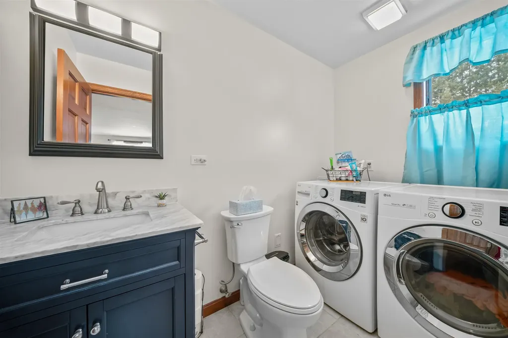 28 Village Court Laconia NH 03246