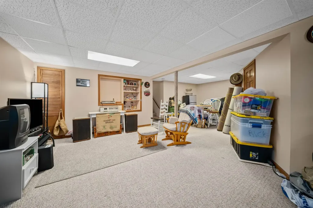 28 Village Court Laconia NH 03246