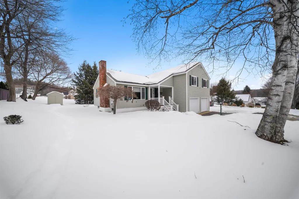 28 Village Court Laconia NH 03246