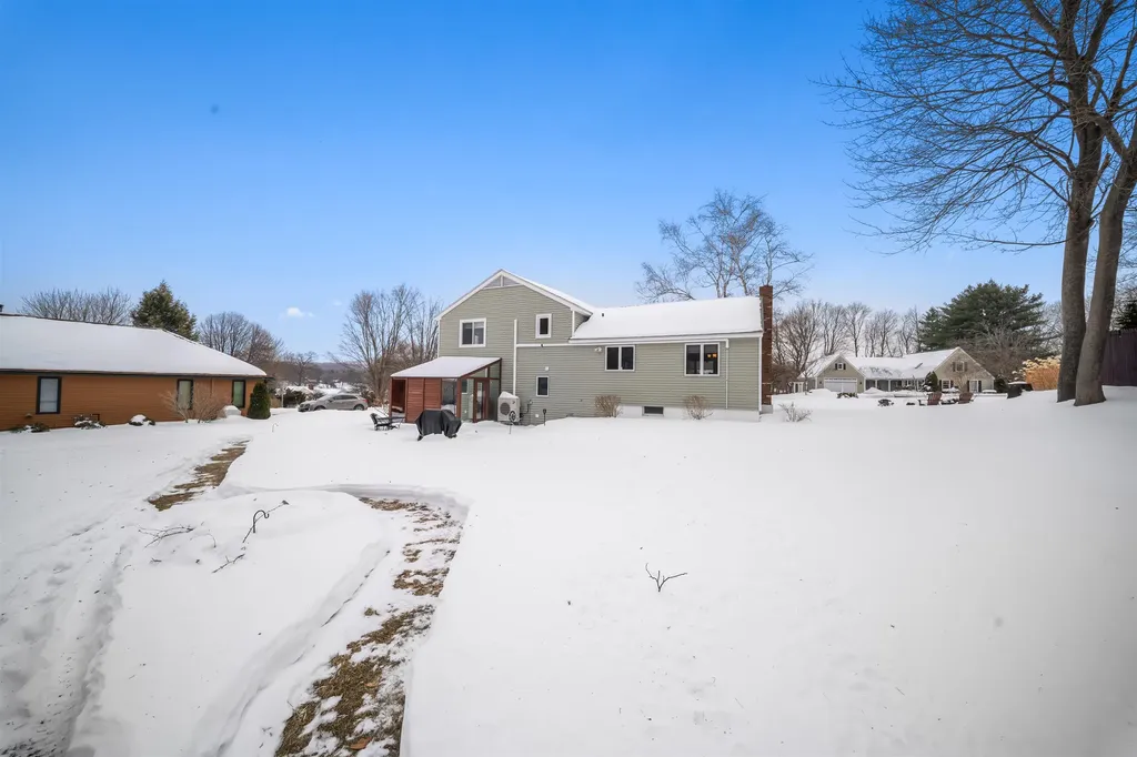 28 Village Court Laconia NH 03246