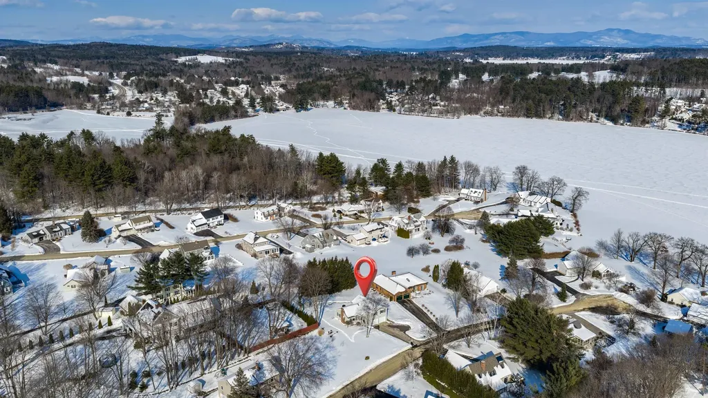 28 Village Court Laconia NH 03246