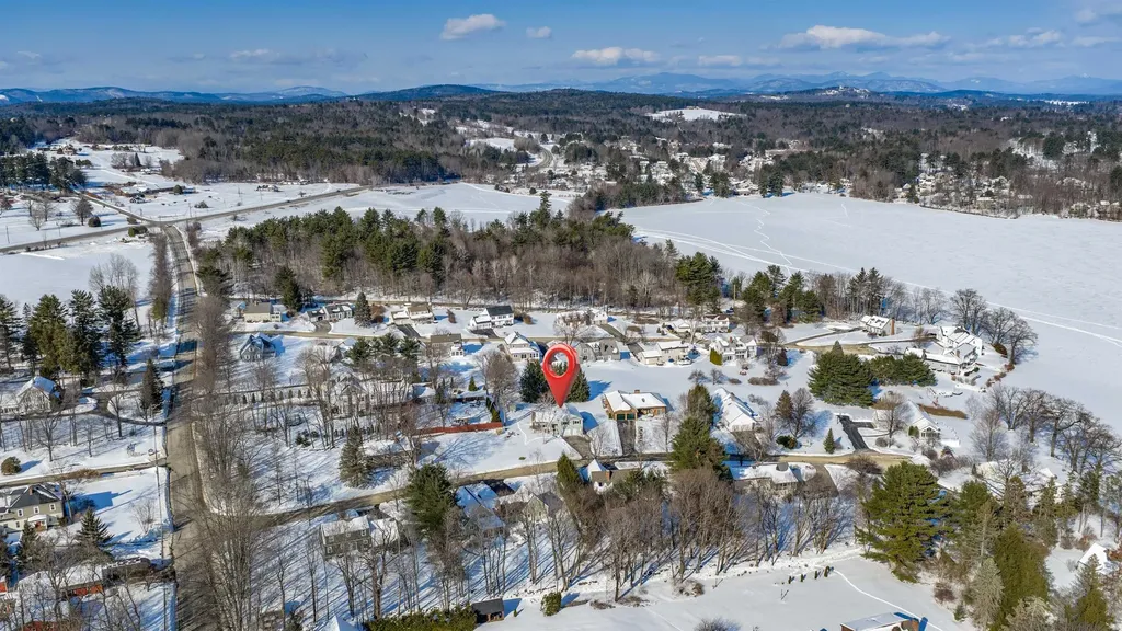 28 Village Court Laconia NH 03246