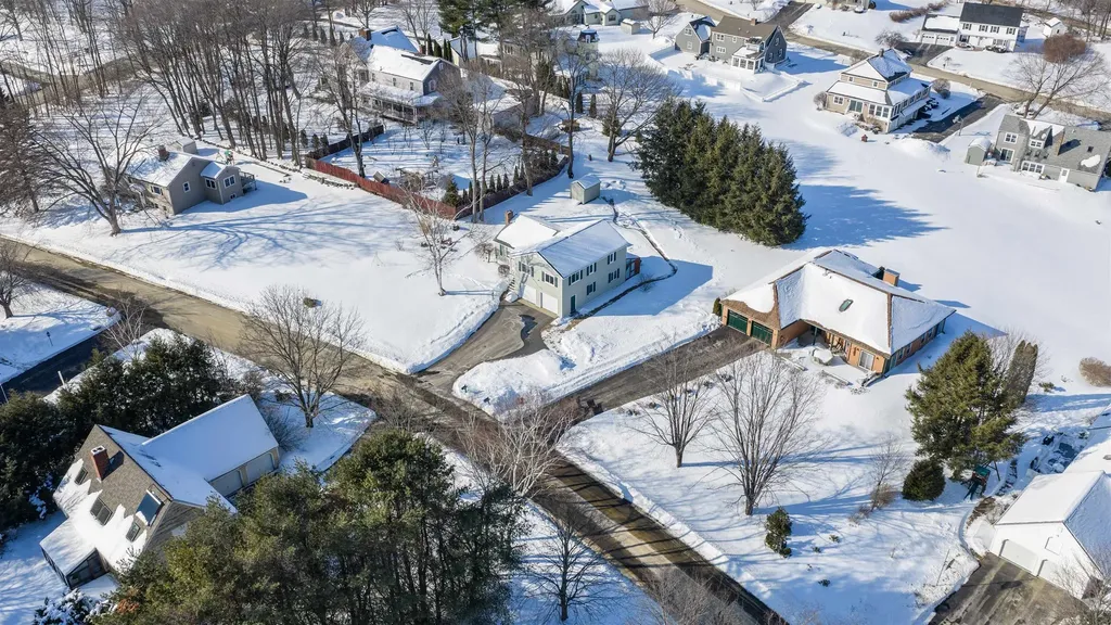 28 Village Court Laconia NH 03246