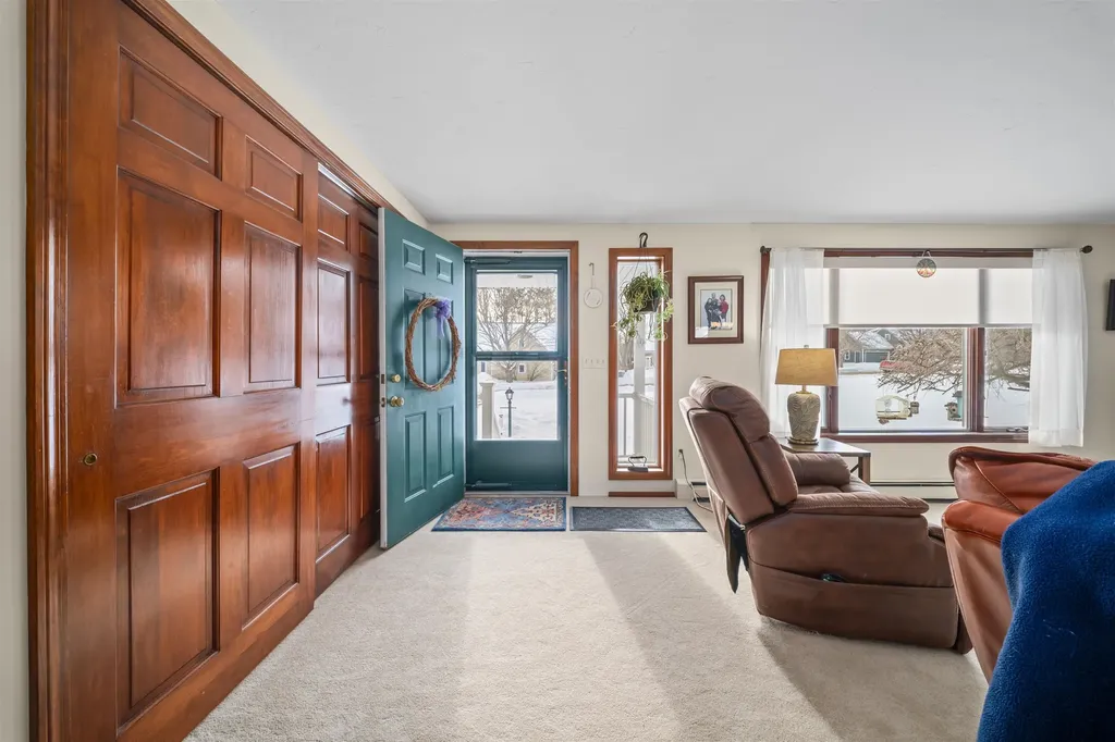 28 Village Court Laconia NH 03246