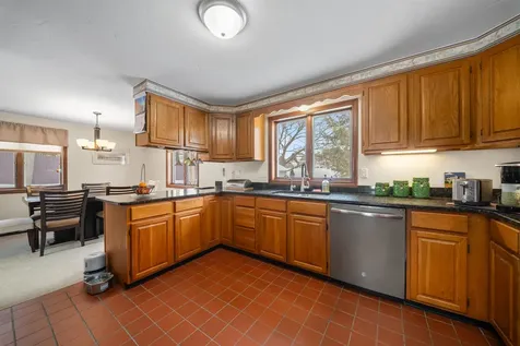 28 Village Court Laconia NH 03246