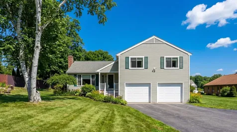 28 Village Court Laconia NH 03246